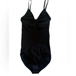 Black Seamless Shapewear Bodysuit M/L Tummy Control Adjustable Straps
